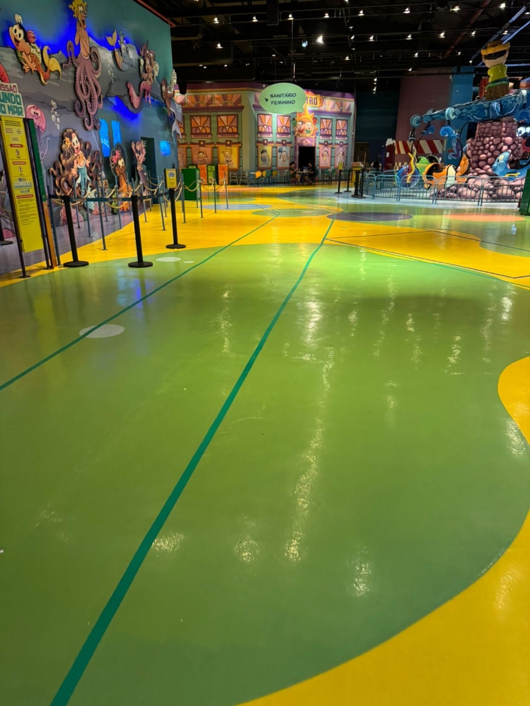Piso Monolítico em Creche - Detalhe das Cores