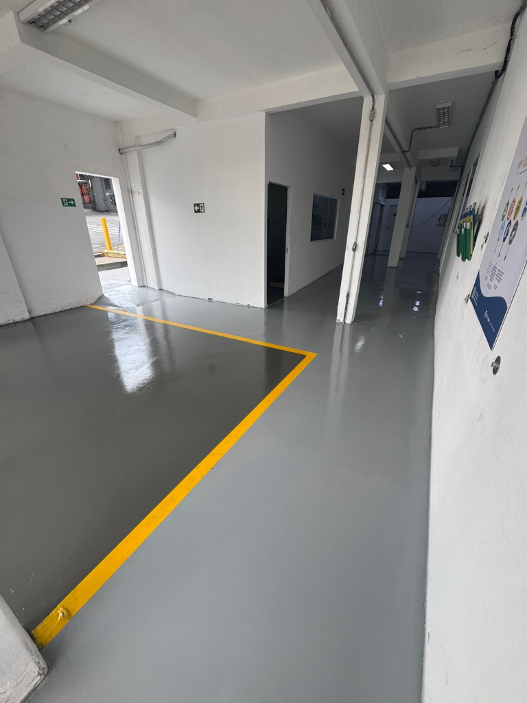 Piso Epóxi - Área de Maquinário Industrial