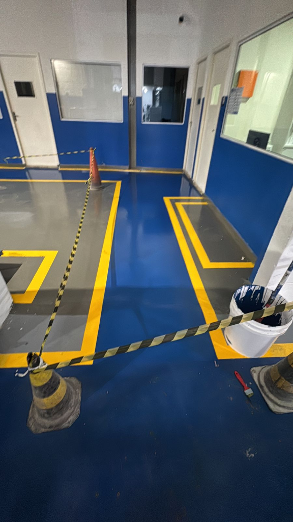 Piso Epóxi - Visão Ampla da Fábrica